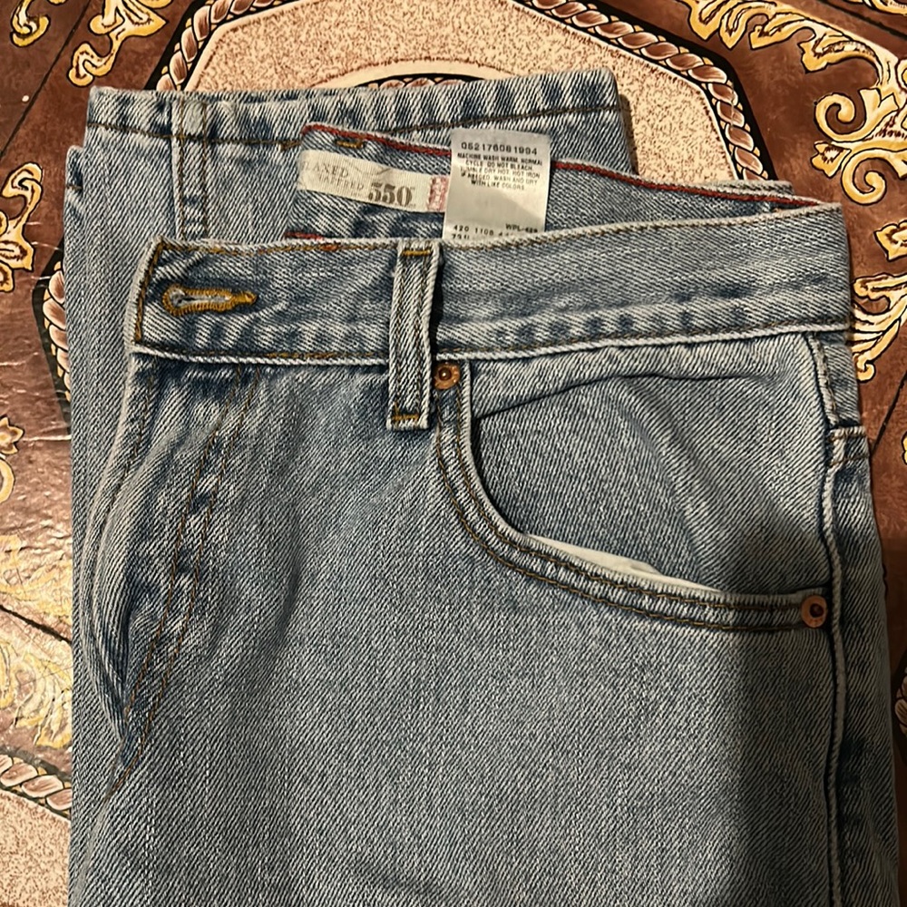 Levi’s relaxed tapered jeans
